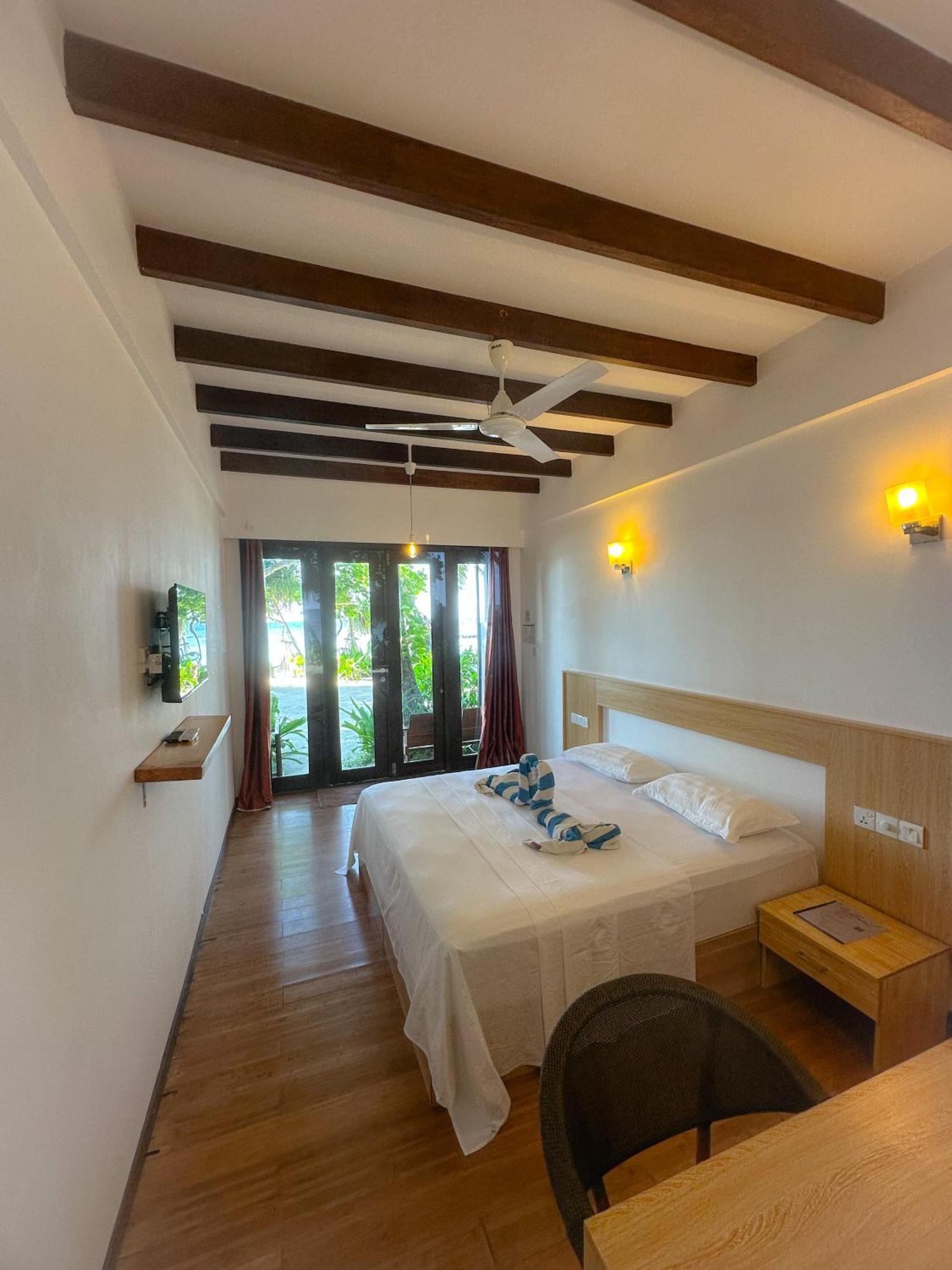 Thundi Sea View Hotel Fulidhoo Buitenkant foto